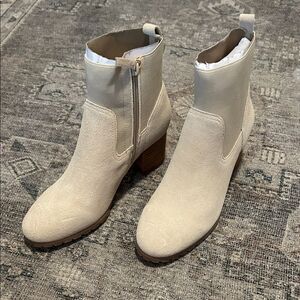 Violet & Red Tan Loaded Knit Cuff Booties